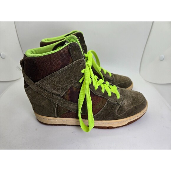 Nike Dunk Sky Hi Shoes Womens 6.5 Green Suede Gum Hidden Wedge Platform Sneakers - Picture 1 of 8